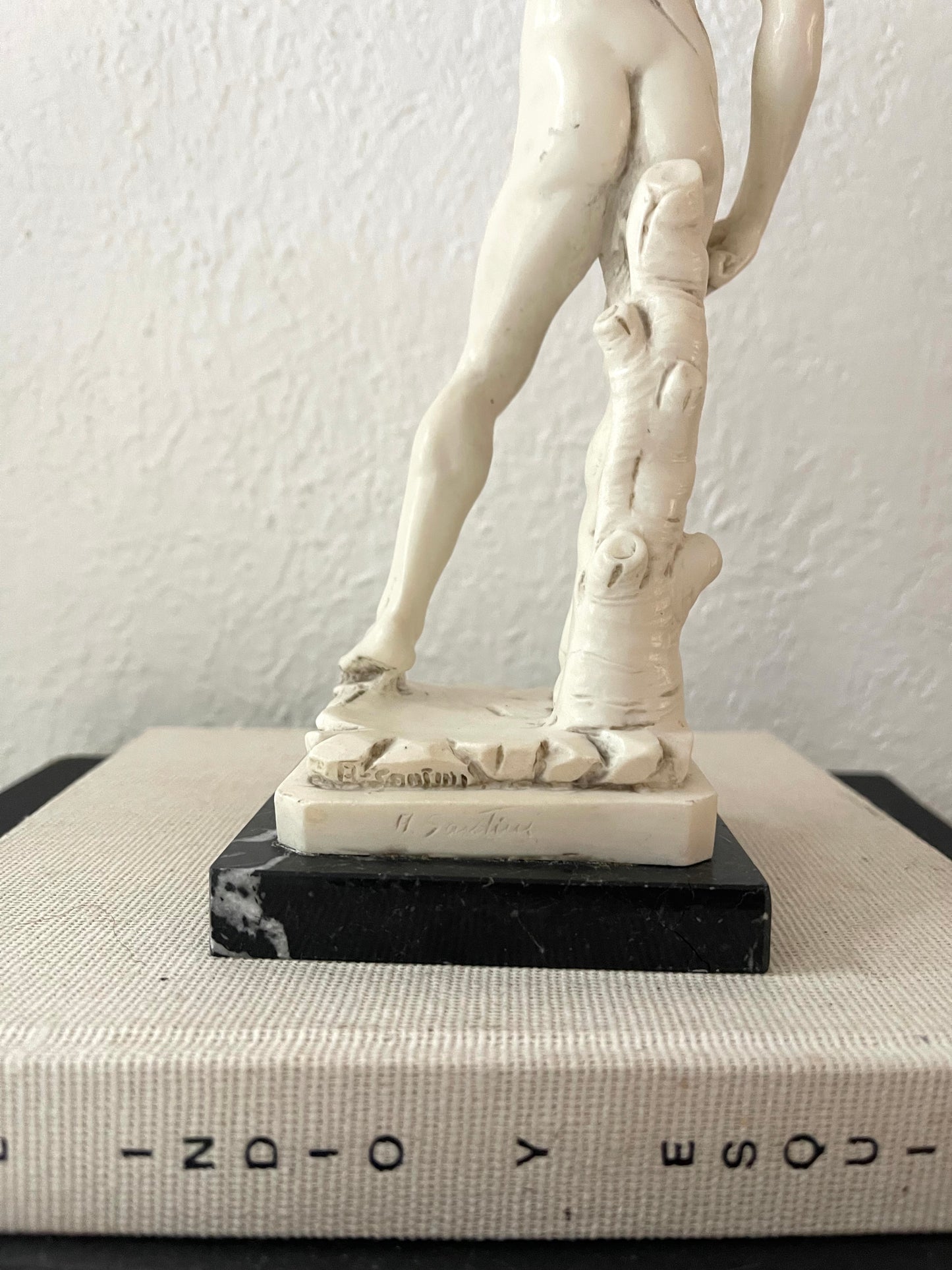 Italian Alabaster statue of David on marble base | Signed | Made in Italy