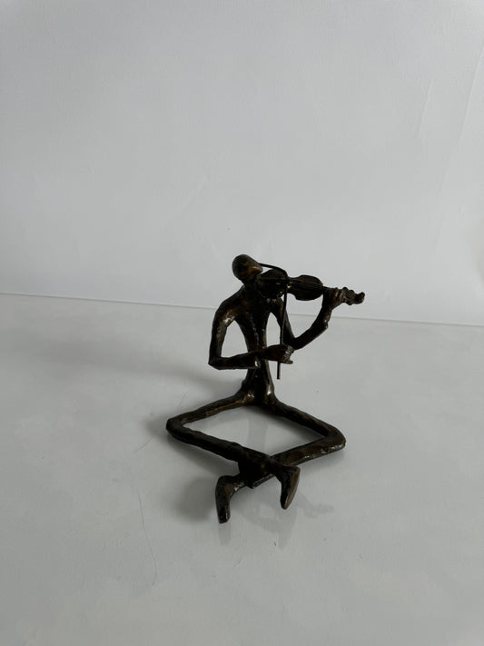 Brutalist bronzed metal sitting male violinist | vintage shelf decor