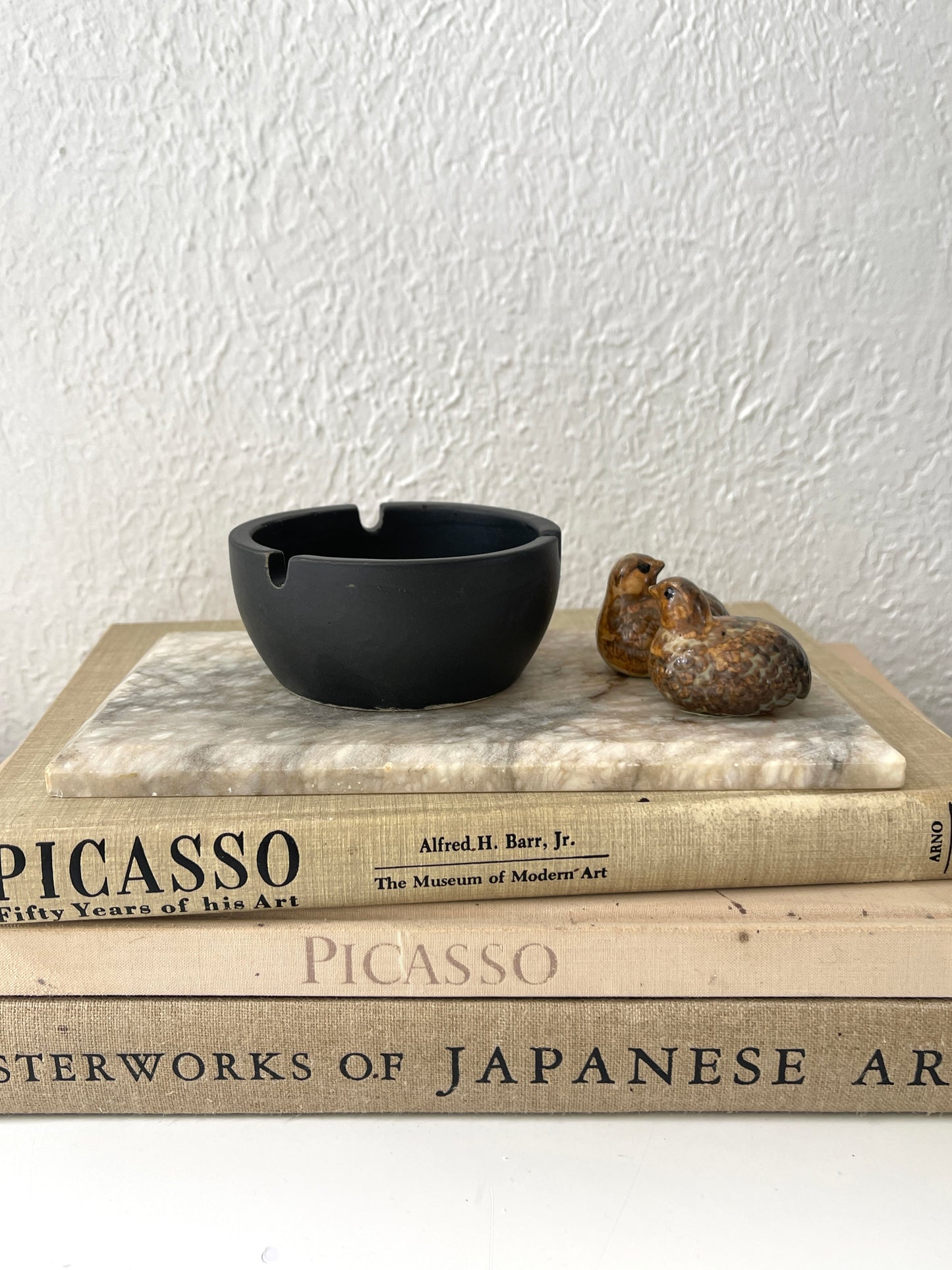 Vintage ceramic bird + ashtray on marble base | catcall