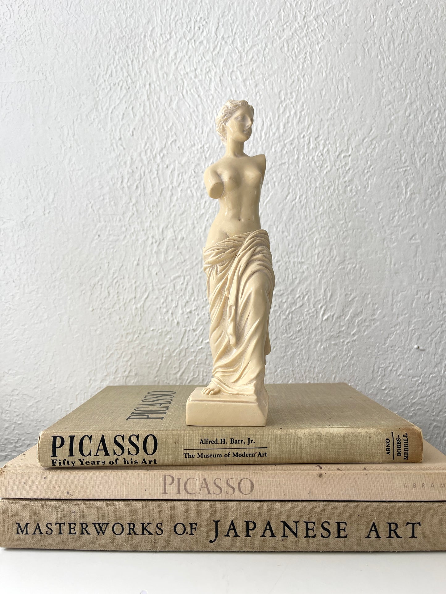 Vintage Venus De Milo sculpture | Greek sculpture