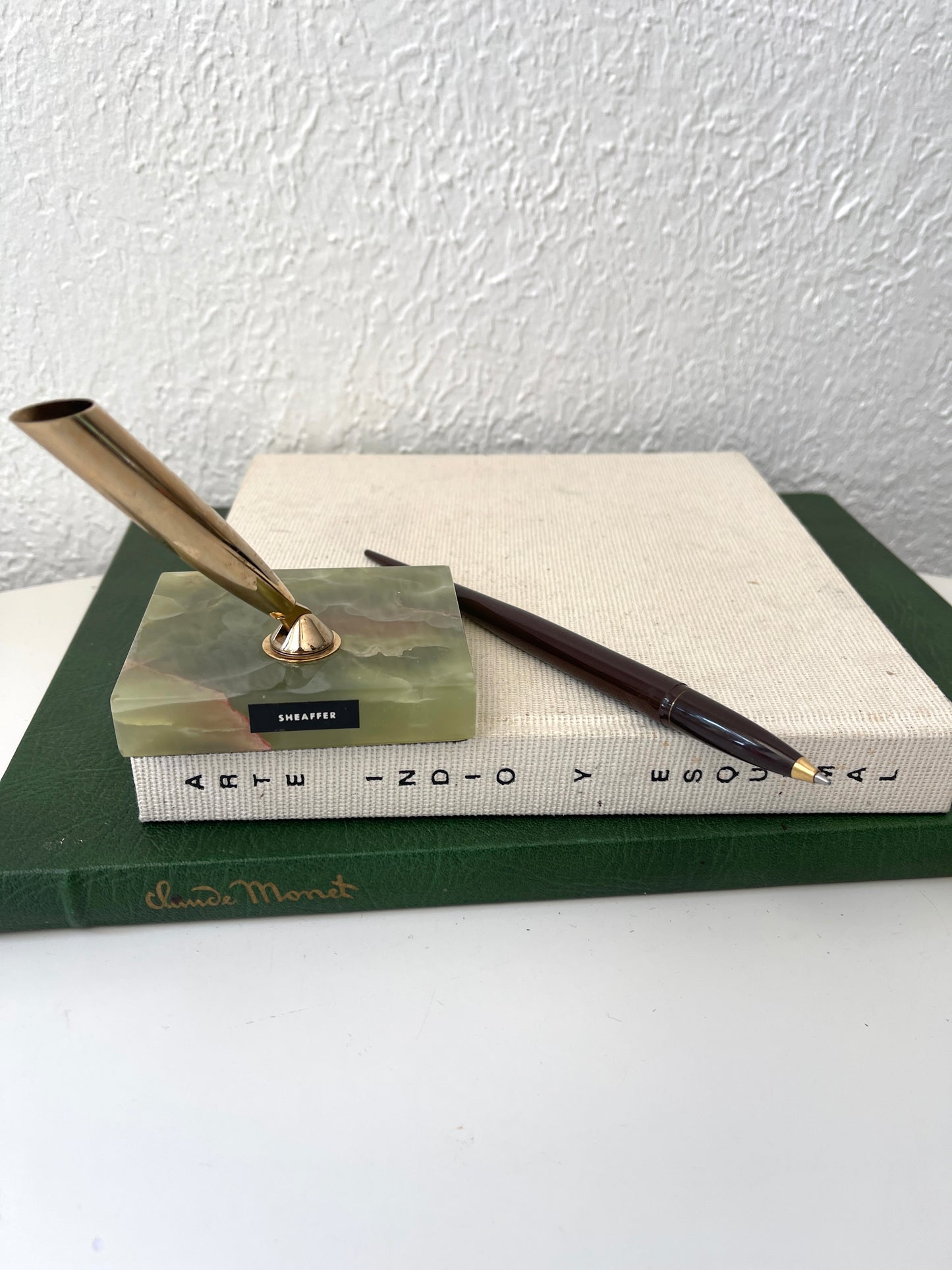 Vintage MCM green onyx Sheaffer pen set