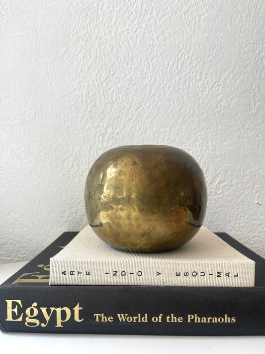 Vintage Art deco hammered brass vase | brass planter