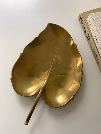 Vintage brass leaf tray/Catch-All