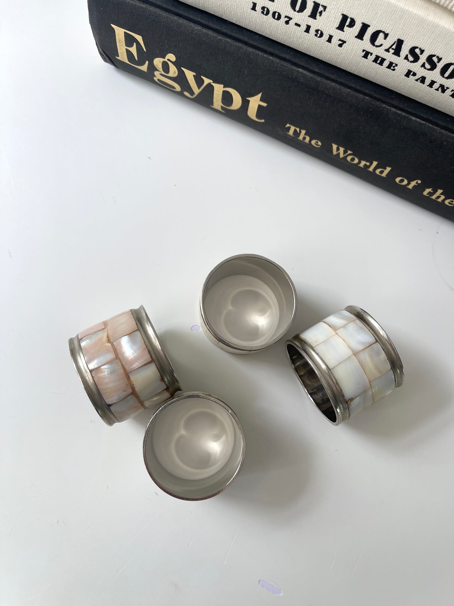 Mother of pearl + silver tone napkin rings | Set 4